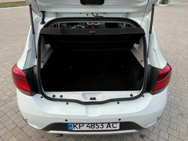 Білий Рено Сандеро, об'ємом двигуна 0.9 л та пробігом 110 тис. км за 10599 $, фото 17 на Automoto.ua