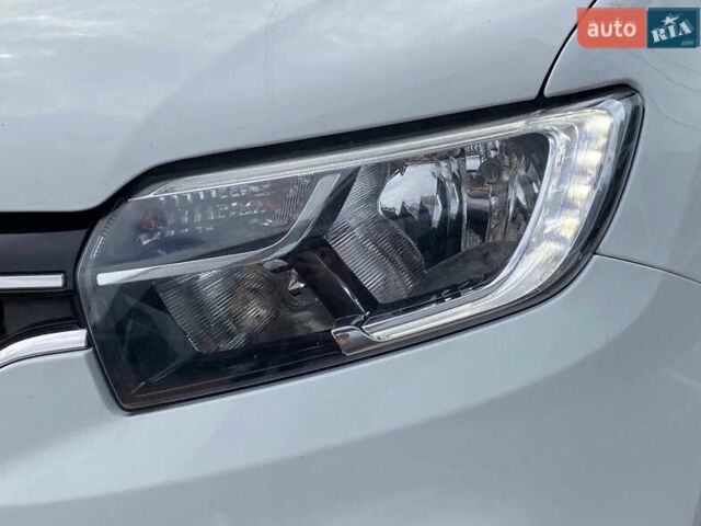 Рено Сандеро 2021 в Киеве на Automoto.ua Белый Рено Сандеро, объемом двигателя 1 л и пробегом 85 тыс. км за 7900 $, фото 29 на Automoto.ua