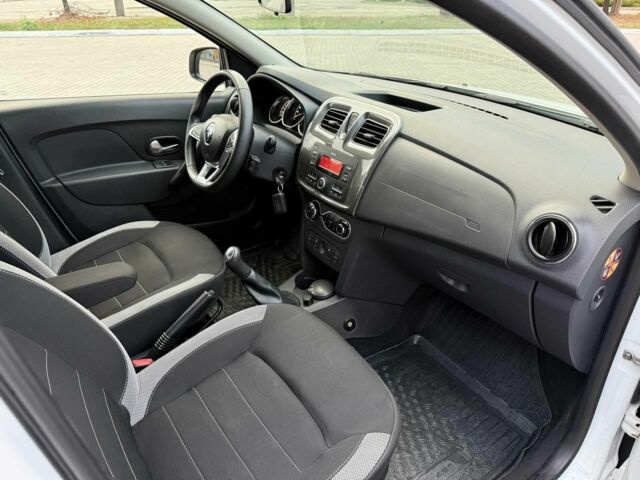 Білий Рено Сандеро, об'ємом двигуна 0.9 л та пробігом 110 тис. км за 10599 $, фото 12 на Automoto.ua