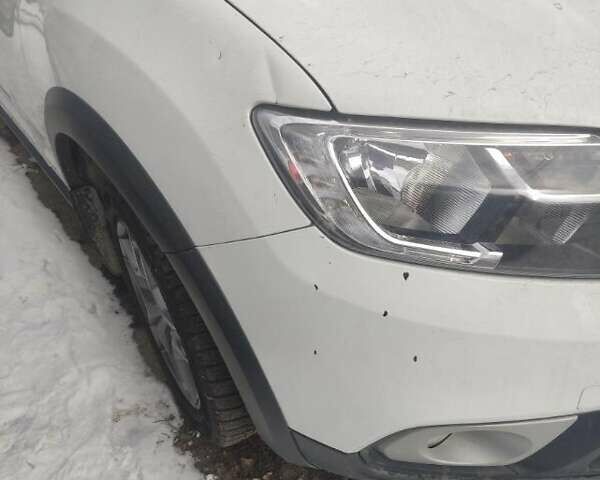 Белый Рено Сандеро, объемом двигателя 1.46 л и пробегом 50 тыс. км за 9000 $, фото 6 на Automoto.ua