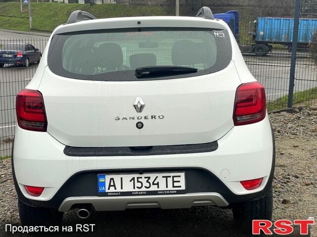 Белый Рено Сандеро, объемом двигателя 1.5 л и пробегом 37 тыс. км за 13500 $, фото 3 на Automoto.ua