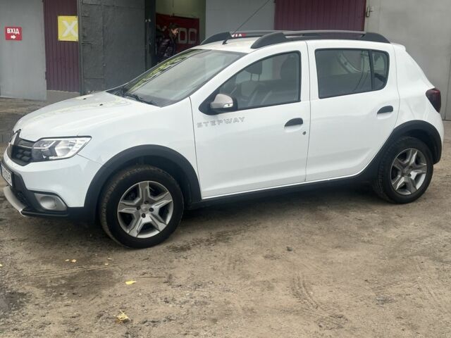 Белый Рено Сандеро, объемом двигателя 0.9 л и пробегом 100 тыс. км за 8999 $, фото 1 на Automoto.ua