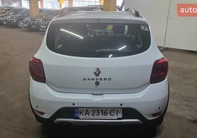 Белый Рено Сандеро, объемом двигателя 0.9 л и пробегом 109 тыс. км за 9600 $, фото 11 на Automoto.ua