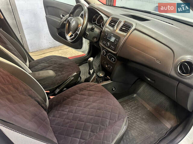 Белый Рено Сандеро, объемом двигателя 0.9 л и пробегом 101 тыс. км за 9550 $, фото 13 на Automoto.ua