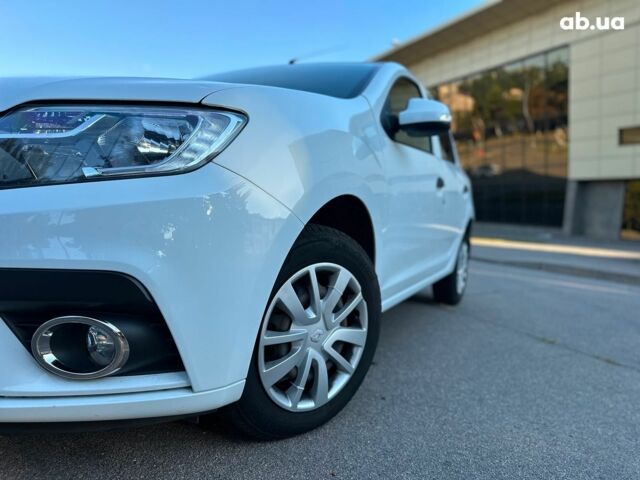 Рено Сандеро 2021 в Запорожье на Automoto.ua Белый Рено Сандеро, объемом двигателя 1 л и пробегом 98 тыс. км за 8890 $, фото 13 на Automoto.ua