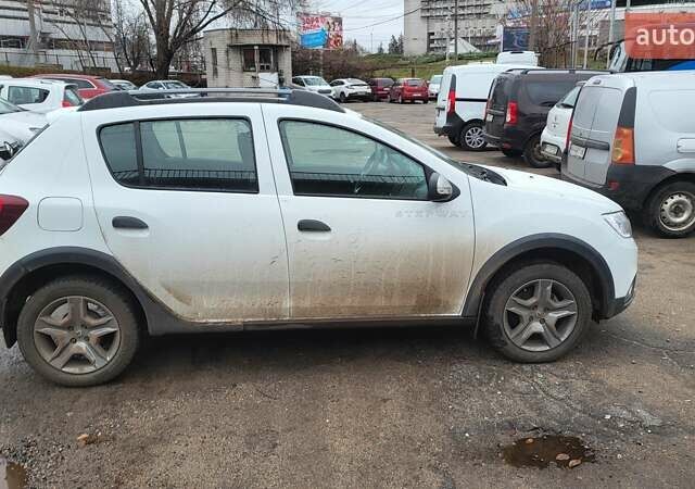 Белый Рено Сандеро, объемом двигателя 1.46 л и пробегом 50 тыс. км за 9000 $, фото 1 на Automoto.ua