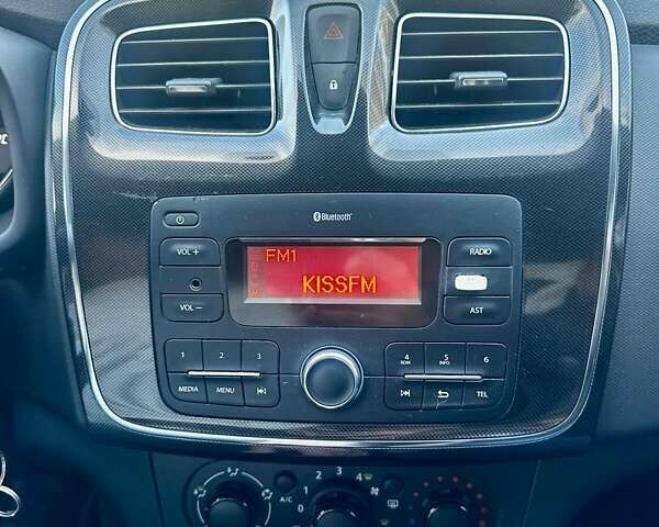 Білий Рено Сандеро, об'ємом двигуна 0.9 л та пробігом 53 тис. км за 9600 $, фото 20 на Automoto.ua