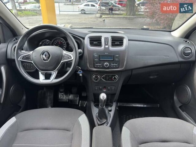 Белый Рено Сандеро, объемом двигателя 0.9 л и пробегом 68 тыс. км за 9400 $, фото 7 на Automoto.ua