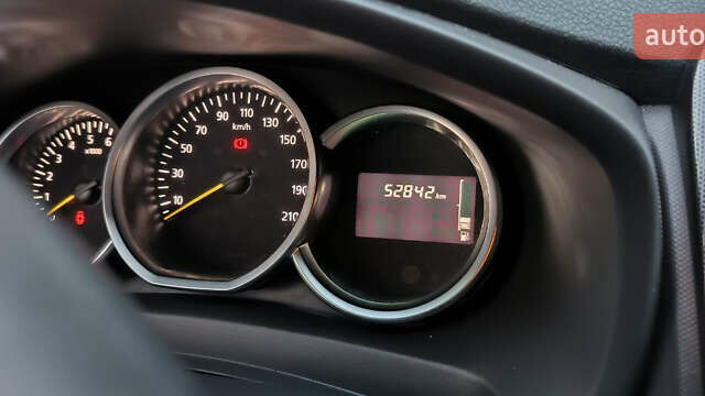 Белый Рено Сандеро, объемом двигателя 0.9 л и пробегом 52 тыс. км за 10999 $, фото 10 на Automoto.ua