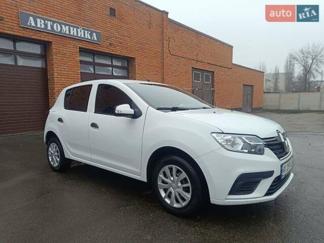 Білий Рено Сандеро, об'ємом двигуна 1 л та пробігом 21 тис. км за 7300 $, фото 4 на Automoto.ua