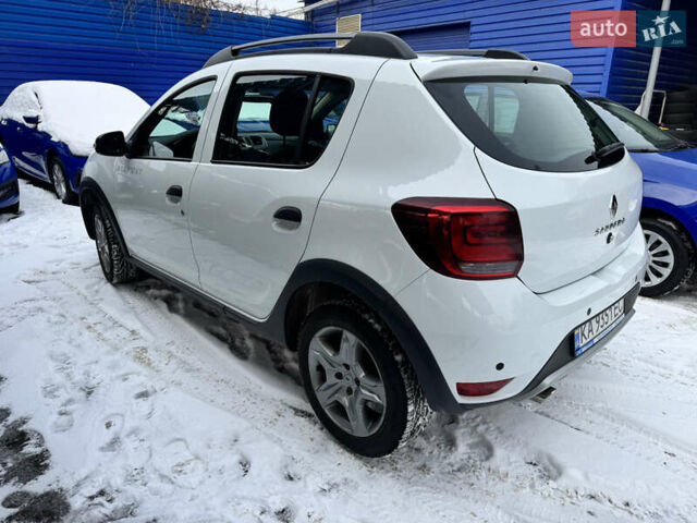 Белый Рено Сандеро, объемом двигателя 1.46 л и пробегом 89 тыс. км за 12048 $, фото 4 на Automoto.ua