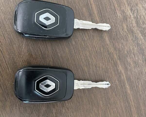 Рено Сандеро 2021 в Кривом Озере на Automoto.ua Белый Рено Сандеро, объемом двигателя 0.9 л и пробегом 64 тыс. км за 10000 $, фото 15 на Automoto.ua