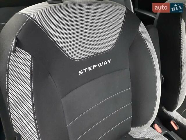 Белый Рено Сандеро, объемом двигателя 0.9 л и пробегом 108 тыс. км за 9999 $, фото 9 на Automoto.ua