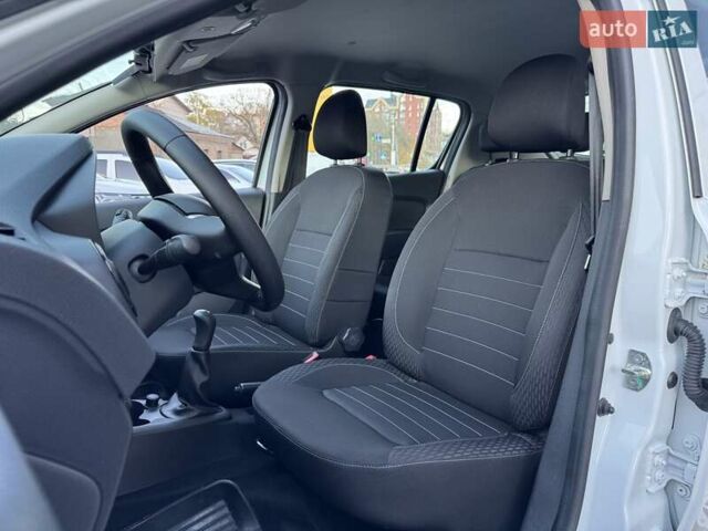 Рено Сандеро 2021 у Вінниці на Automoto.ua Білий Рено Сандеро, об'ємом двигуна 1 л та пробігом 37 тис. км за 8950 $, фото 10 на Automoto.ua