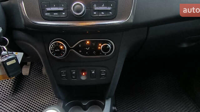 Белый Рено Сандеро, объемом двигателя 0.9 л и пробегом 52 тыс. км за 10999 $, фото 8 на Automoto.ua