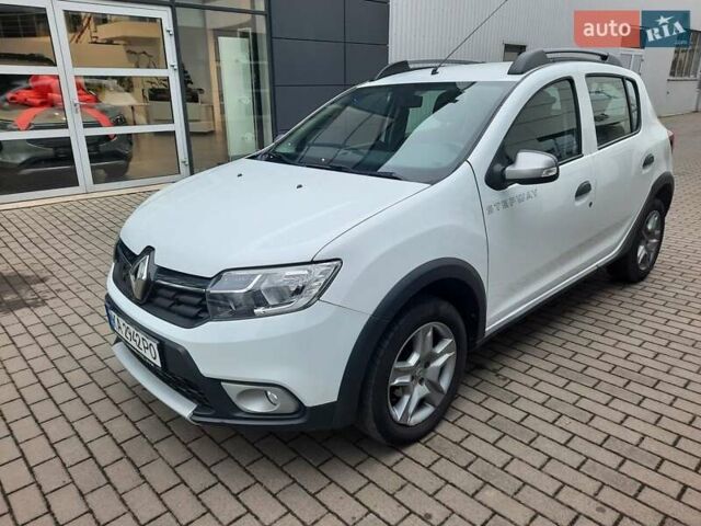 Белый Рено Сандеро, объемом двигателя 0.9 л и пробегом 108 тыс. км за 9999 $, фото 7 на Automoto.ua