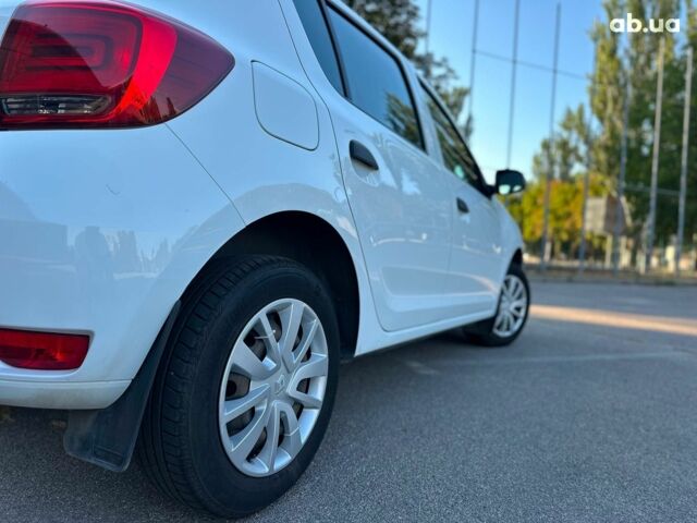 Рено Сандеро 2021 в Запорожье на Automoto.ua Белый Рено Сандеро, объемом двигателя 1 л и пробегом 98 тыс. км за 8890 $, фото 18 на Automoto.ua