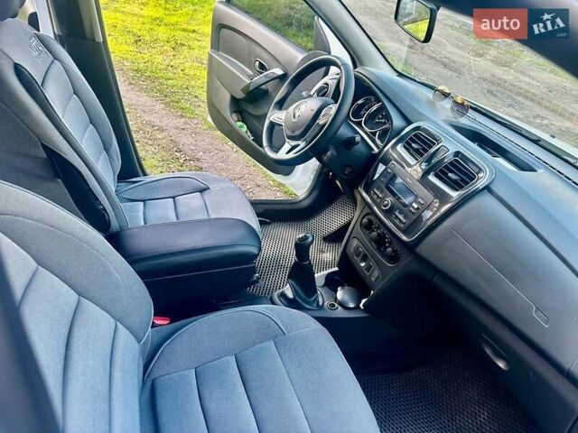 Білий Рено Сандеро, об'ємом двигуна 0.9 л та пробігом 53 тис. км за 9600 $, фото 11 на Automoto.ua