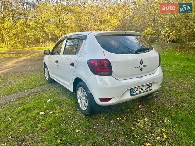 Білий Рено Сандеро, об'ємом двигуна 0.9 л та пробігом 53 тис. км за 9600 $, фото 4 на Automoto.ua