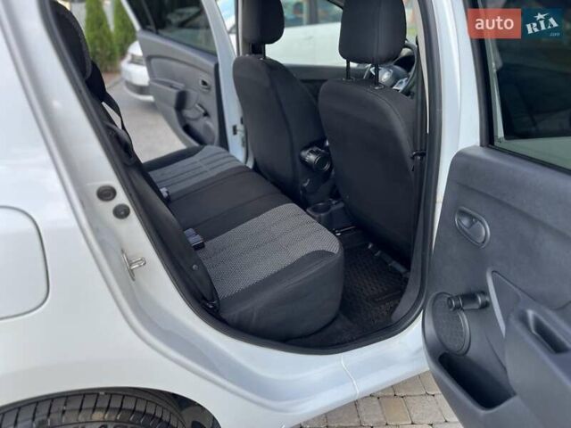 Белый Рено Сандеро, объемом двигателя 1 л и пробегом 131 тыс. км за 9800 $, фото 20 на Automoto.ua