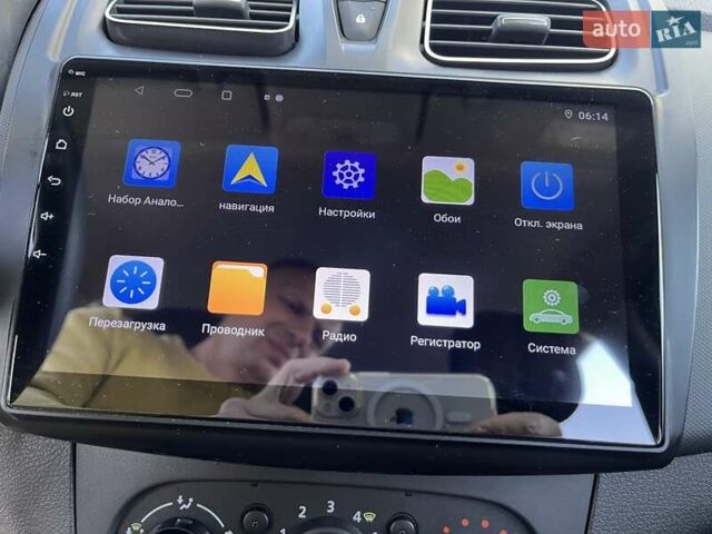 Белый Рено Сандеро, объемом двигателя 1 л и пробегом 131 тыс. км за 9800 $, фото 30 на Automoto.ua