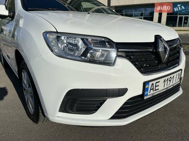 Белый Рено Сандеро, объемом двигателя 1 л и пробегом 131 тыс. км за 9800 $, фото 7 на Automoto.ua