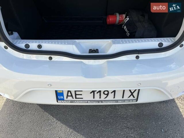 Белый Рено Сандеро, объемом двигателя 1 л и пробегом 131 тыс. км за 9800 $, фото 11 на Automoto.ua
