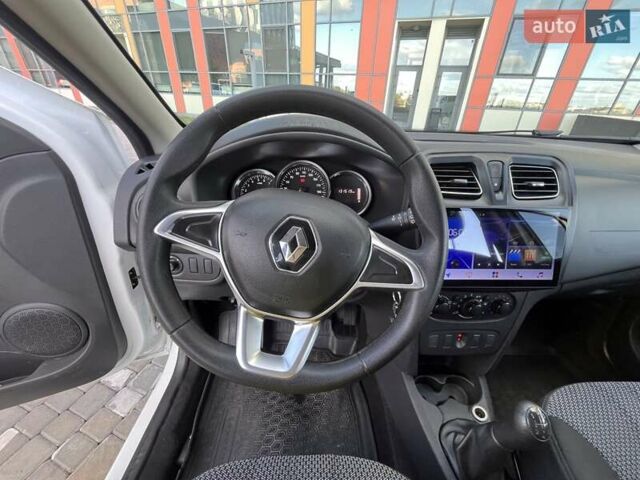 Белый Рено Сандеро, объемом двигателя 1 л и пробегом 131 тыс. км за 9800 $, фото 34 на Automoto.ua