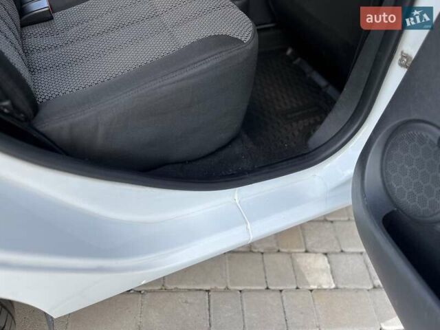 Белый Рено Сандеро, объемом двигателя 1 л и пробегом 131 тыс. км за 9800 $, фото 21 на Automoto.ua