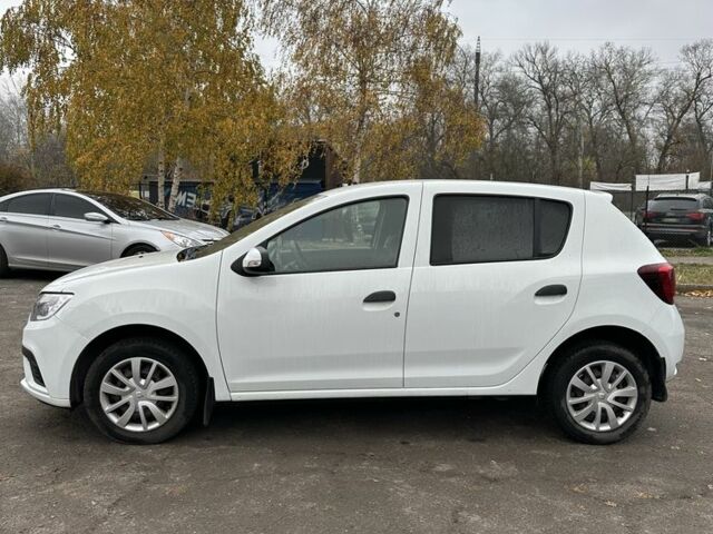 Белый Рено Сандеро, объемом двигателя 1 л и пробегом 51 тыс. км за 8000 $, фото 2 на Automoto.ua