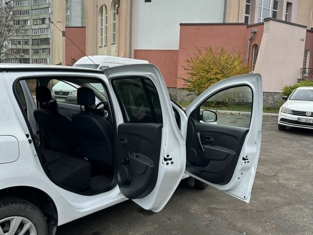 Белый Рено Сандеро, объемом двигателя 1 л и пробегом 51 тыс. км за 8000 $, фото 16 на Automoto.ua