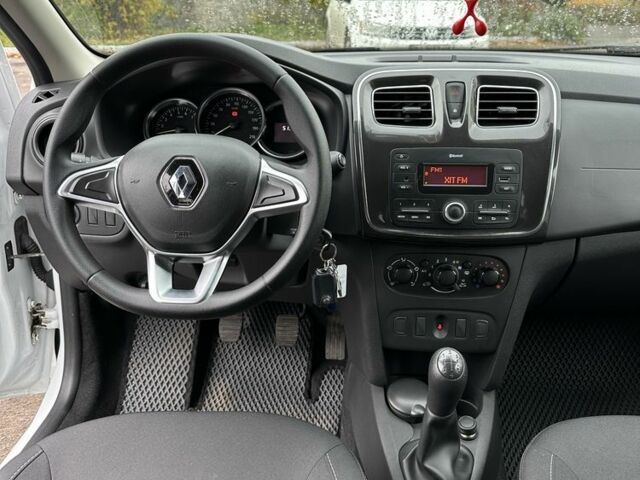 Белый Рено Сандеро, объемом двигателя 1 л и пробегом 51 тыс. км за 8000 $, фото 11 на Automoto.ua