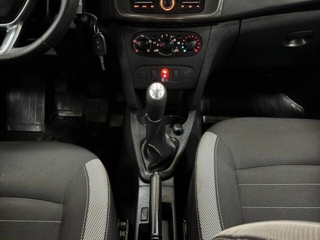 Белый Рено Сандеро, объемом двигателя 1.5 л и пробегом 136 тыс. км за 11000 $, фото 15 на Automoto.ua