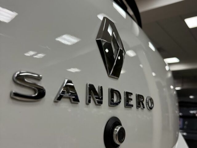 Белый Рено Сандеро, объемом двигателя 1.5 л и пробегом 136 тыс. км за 11000 $, фото 5 на Automoto.ua