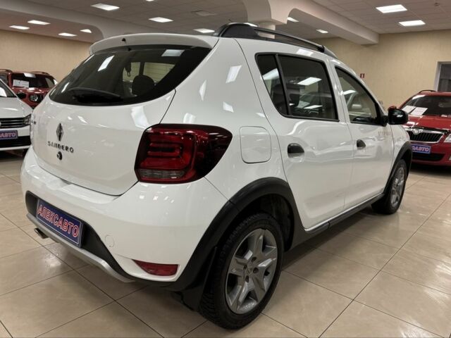 Белый Рено Сандеро, объемом двигателя 1.5 л и пробегом 136 тыс. км за 11000 $, фото 8 на Automoto.ua