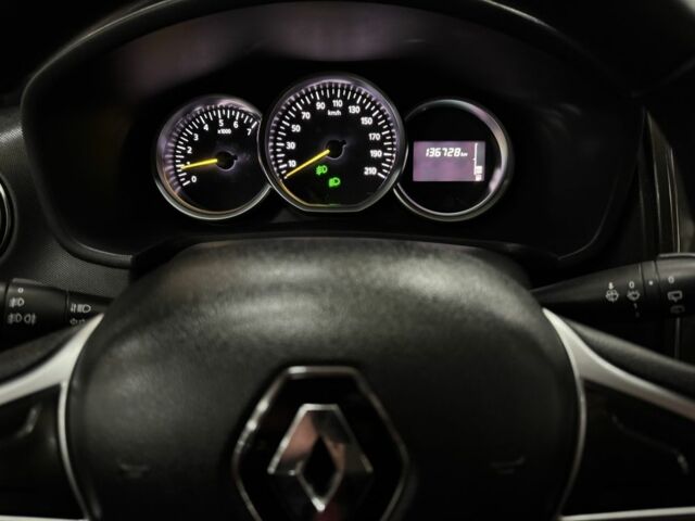 Белый Рено Сандеро, объемом двигателя 1.5 л и пробегом 136 тыс. км за 11000 $, фото 17 на Automoto.ua