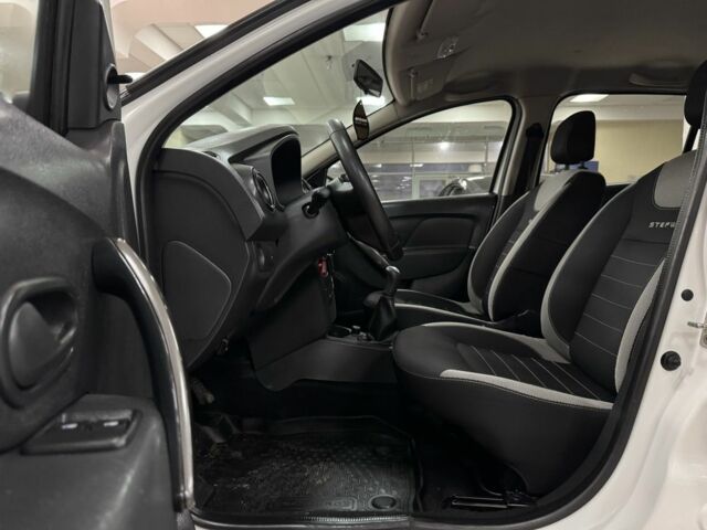 Белый Рено Сандеро, объемом двигателя 1.5 л и пробегом 136 тыс. км за 11000 $, фото 12 на Automoto.ua