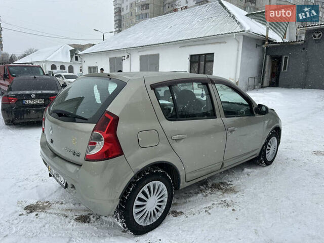 Бежевий Рено Сандеро, об'ємом двигуна 1.6 л та пробігом 250 тис. км за 3300 $, фото 6 на Automoto.ua