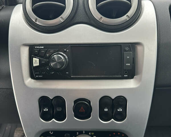 Бежевий Рено Сандеро, об'ємом двигуна 1.6 л та пробігом 250 тис. км за 3300 $, фото 5 на Automoto.ua