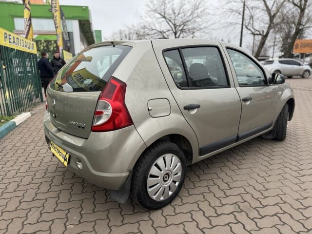 Бежевый Рено Сандеро, объемом двигателя 1.4 л и пробегом 202 тыс. км за 5450 $, фото 6 на Automoto.ua