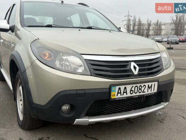 Бежевый Рено Сандеро, объемом двигателя 1.6 л и пробегом 140 тыс. км за 6700 $, фото 22 на Automoto.ua