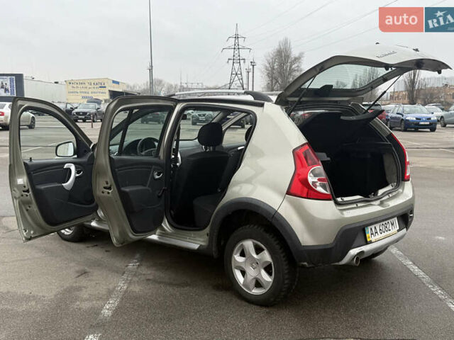 Бежевый Рено Сандеро, объемом двигателя 1.6 л и пробегом 140 тыс. км за 6700 $, фото 16 на Automoto.ua