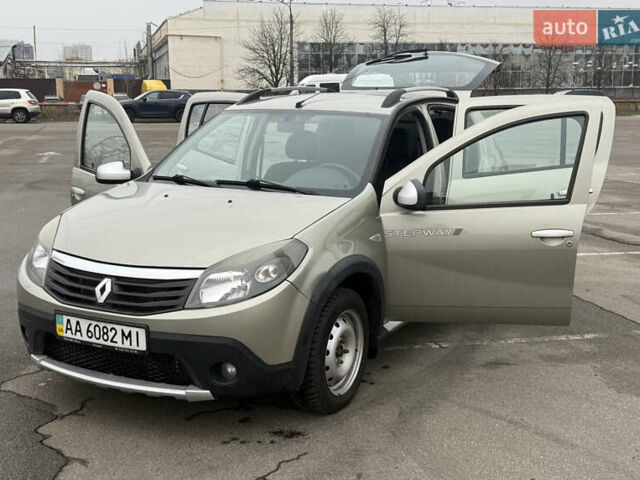 Бежевый Рено Сандеро, объемом двигателя 1.6 л и пробегом 140 тыс. км за 6700 $, фото 13 на Automoto.ua