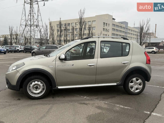 Бежевый Рено Сандеро, объемом двигателя 1.6 л и пробегом 140 тыс. км за 6700 $, фото 5 на Automoto.ua