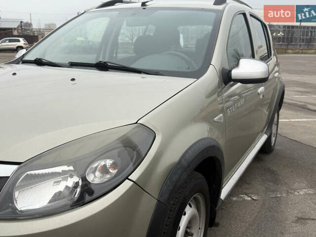 Бежевый Рено Сандеро, объемом двигателя 1.6 л и пробегом 140 тыс. км за 6700 $, фото 24 на Automoto.ua