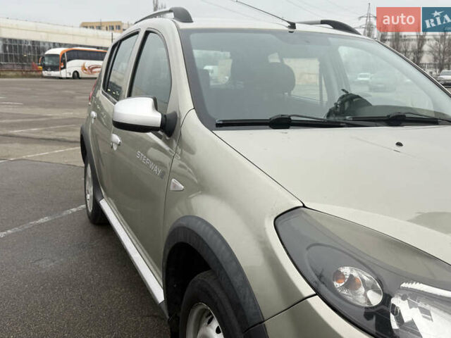 Бежевый Рено Сандеро, объемом двигателя 1.6 л и пробегом 140 тыс. км за 6700 $, фото 26 на Automoto.ua