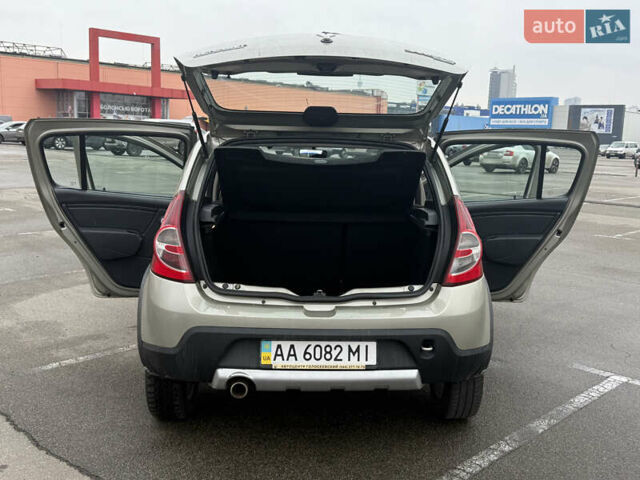 Бежевый Рено Сандеро, объемом двигателя 1.6 л и пробегом 140 тыс. км за 6700 $, фото 17 на Automoto.ua