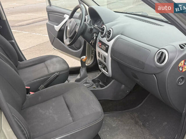 Бежевый Рено Сандеро, объемом двигателя 1.6 л и пробегом 140 тыс. км за 6700 $, фото 35 на Automoto.ua