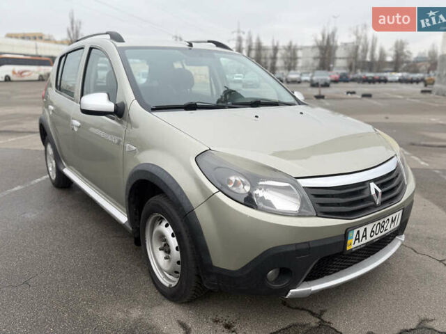 Бежевый Рено Сандеро, объемом двигателя 1.6 л и пробегом 140 тыс. км за 6700 $, фото 10 на Automoto.ua