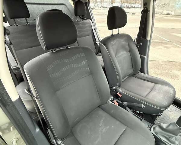 Бежевый Рено Сандеро, объемом двигателя 1.6 л и пробегом 140 тыс. км за 6700 $, фото 43 на Automoto.ua